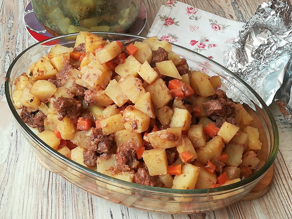 Картошка с мясом в духовке простой рецепт