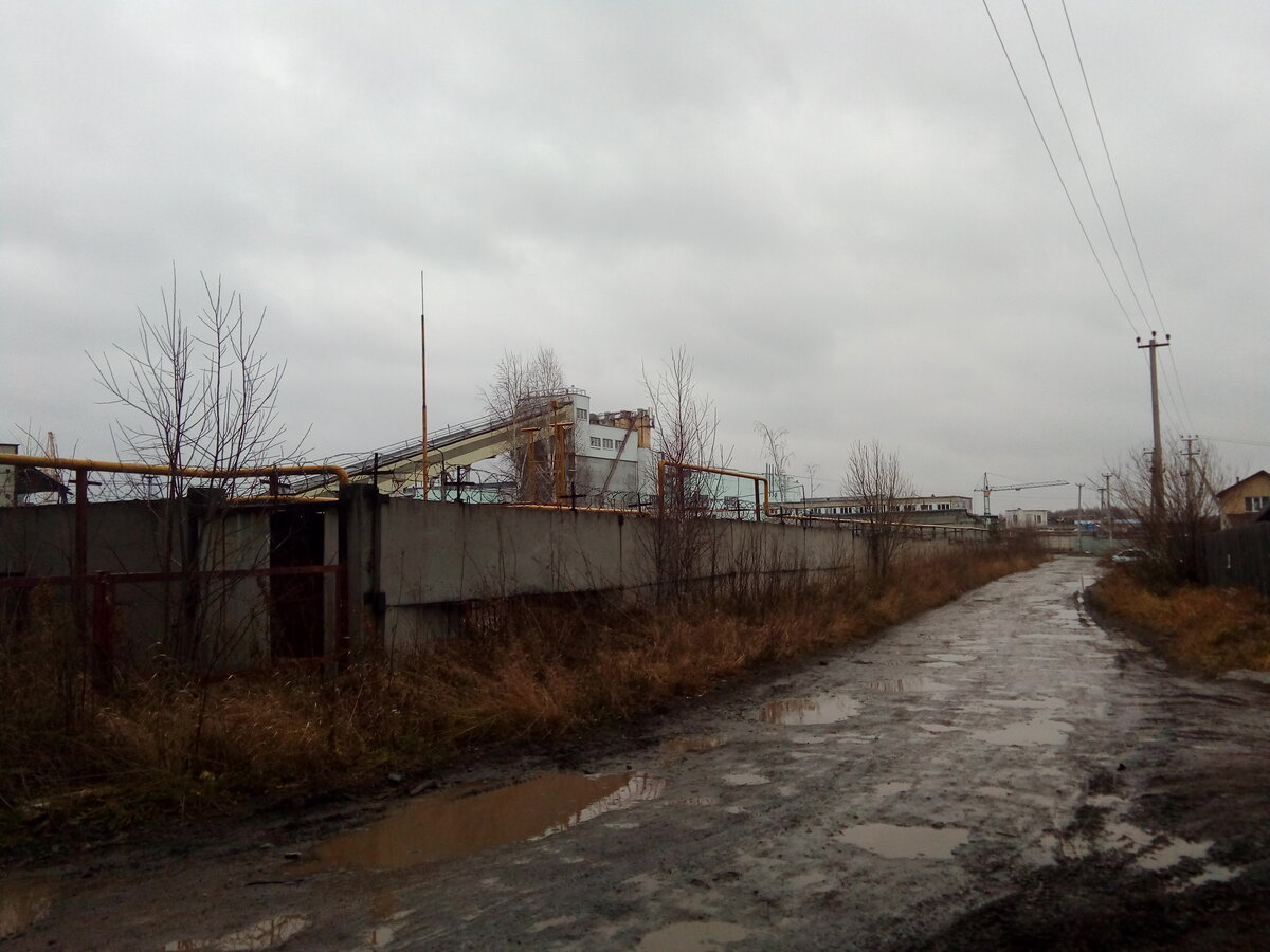 Погода изоплит тверская. Посёлок Изоплит Екатеринбург. Поселок Изоплит Тверская. Завод Берит. Завод Берит Екатеринбург.