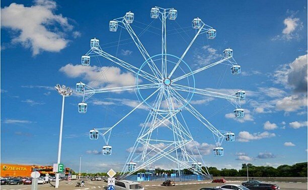 В Туле полным ходом идёт строительство нового колеса обозрения. Оно появится возле ТРЦ «Макси» и будет самым большим в городе - 55 метров. Полюбоваться историческим центром с высоты птичьего полёта можно будет уже в сентябре.