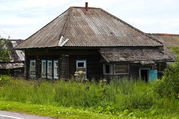 Путешествие к заброшенной деревне в Русской Глубинке. Что осталось?