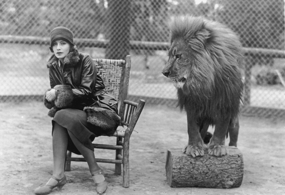Знаменитая актриса Грета Гарбо и Лео. Фото: Marс Wanamaker/Hulton Archive/Getty Images.