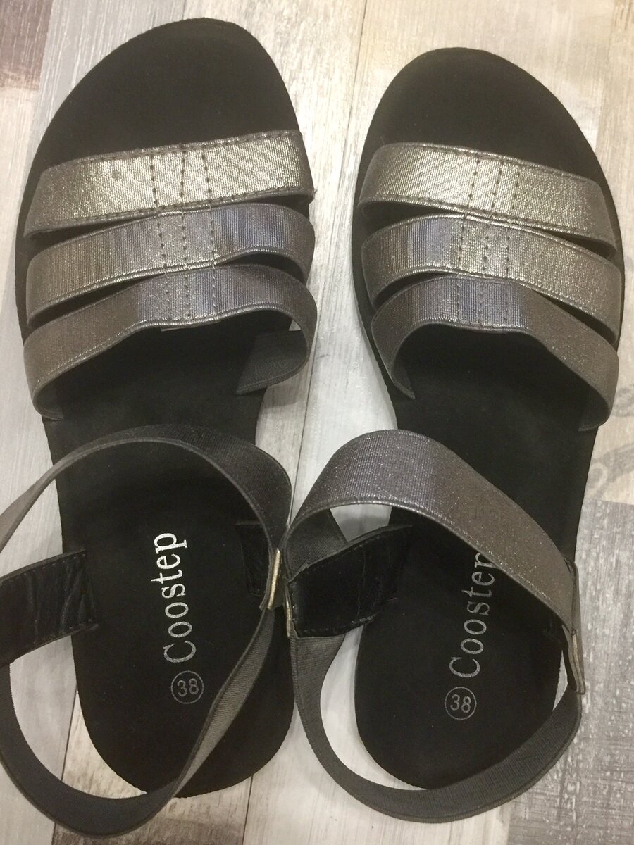 Босоножки за 300 рублей. Вроде неплохо выглядят.