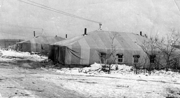 Как жили советские люди, которые приезжали на комсомольскую стройку строить город среди тайги