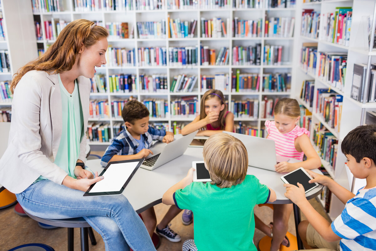 They having a lesson. They having a lesson. Студенты фото. Нарисовать класс. Уроки класс вектор.