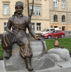 Памятник знаменитому земляку Юрию Кульчицкому во Львове.