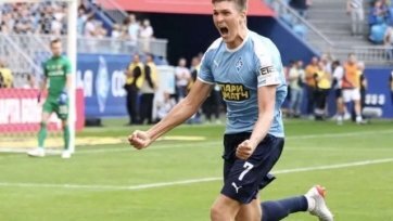 По данным издания «Спорт-Экспресс», ЦСКА рассматривает кандидатуру Соболева на замену Федору Чалову, который может покинуть армейцев. На форварда московской команды претендует «Кристал Пэлас».
