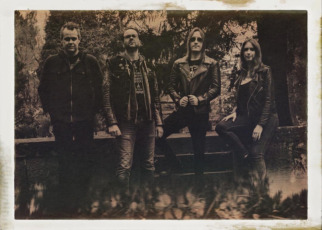 Death cult. Hippie Death Cult. Dead Cult Band. Группа Призрачные хиппи. Мертвые хиппи группа.