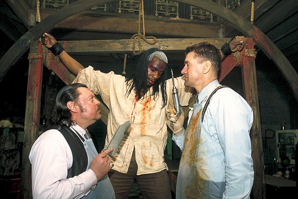 Кадр из сериала "Задверье", 1996 г.