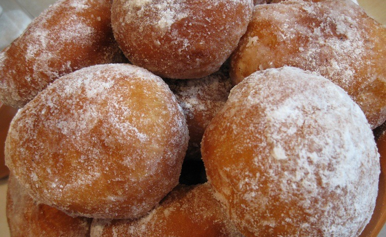 Рецепт: Пончики "Воздушные" на желтках. Как приготовить Пончики "Воздушные" на желтках?