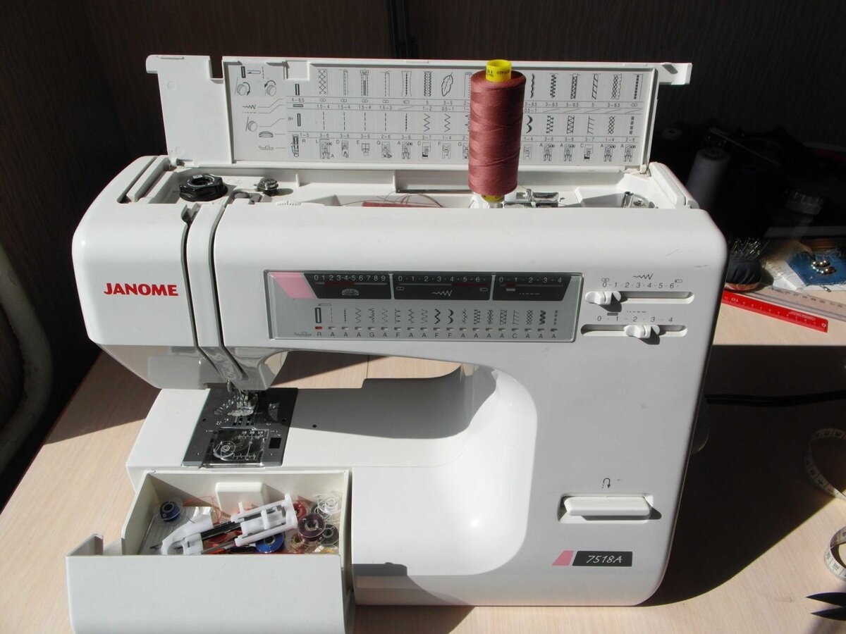 Многофункциональные бытовые машинки вполне подходят для использования в небольших ателье 