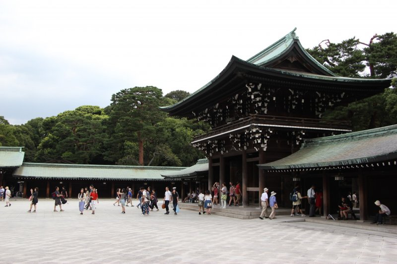 Мэйдзи Дзингу.