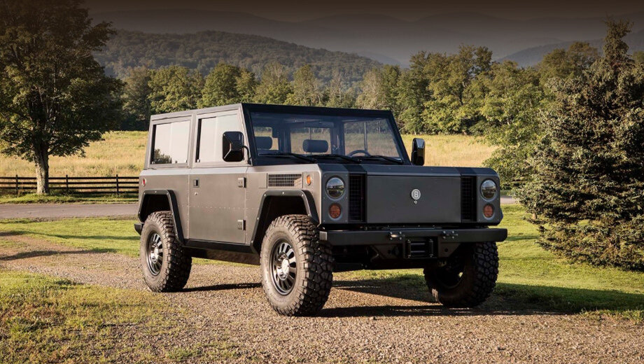 Bollinger B1 Этот брутальный авто по дизайну отдаленно напоминает легендарный Gelendwagen, но у него есть свои особенности.
