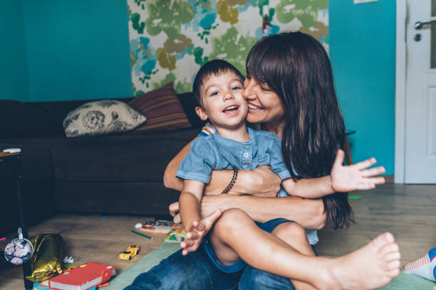 https://www.istockphoto.com/ru/%D1%84%D0%BE%D1%82%D0%BE%D0%B3%D1%80%D0%B0%D1%84%D0%B8%D0%B8/%D0%BC%D0%B0%D0%BC%D0%B0-%D0%B8?phrase=%D0%9C%D0%B0%D0%BC%D0%B0%20%D0%B8&sort=best