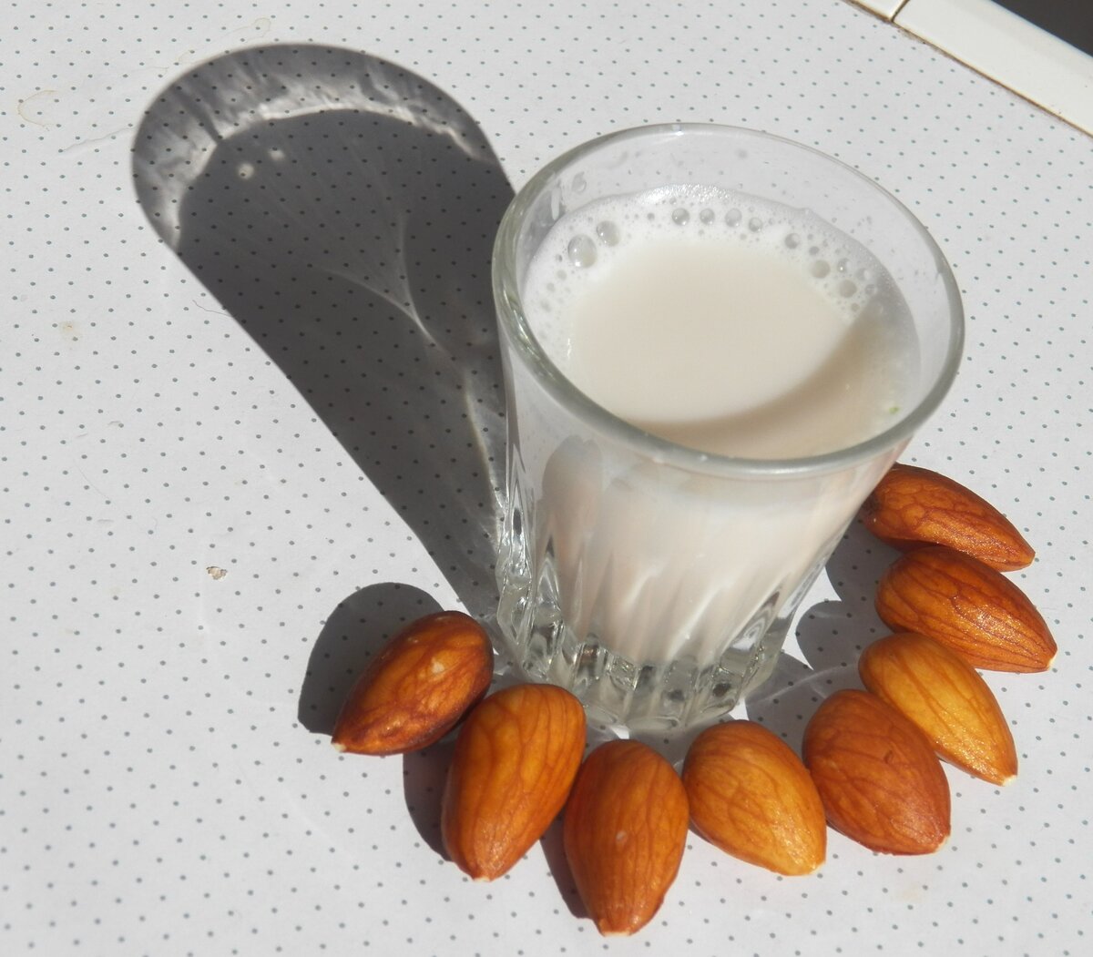 Миндальное молоко и сливки