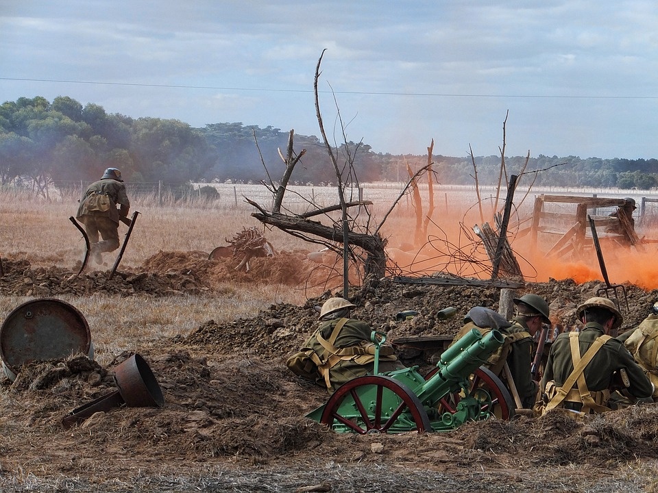 https://pixabay.com/photos/war-reenactment-battle-soldiers-1822769/