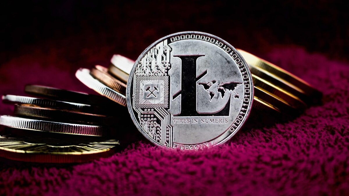 Криптовалюта Litecoin (LTC) в начале текущей недели не только смогла удержаться выше уровня в $50, но и пересечь отметку в $57. Капитализация цифрового актива в настоящий момент составляет $3.62 млрд.