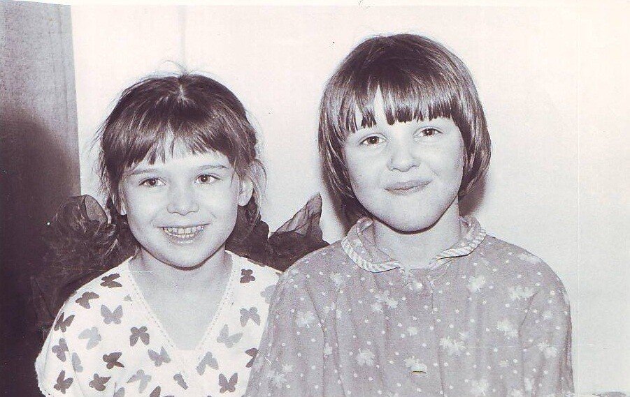 В платьице с бабочками я собственной персоной.