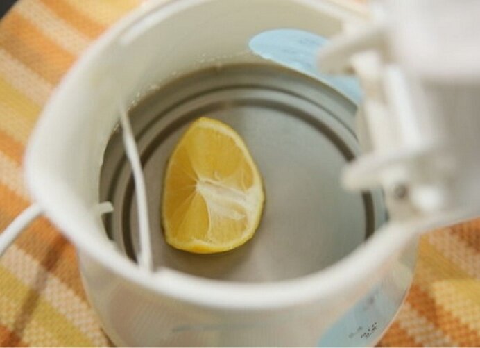 https://womanadvice.ru/sites/default/files/23/2016-03-19_0020/limonnaya_kislota_ot_nakipi_v_chaynike.jpg