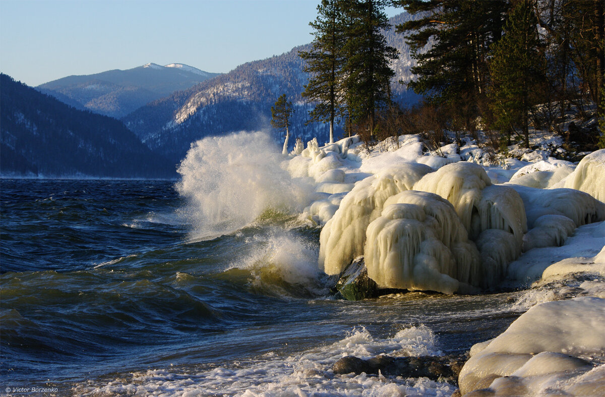 Январский шторм на Телецком озере