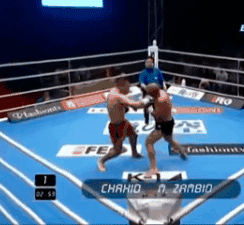 Размен ударами в первом раунде