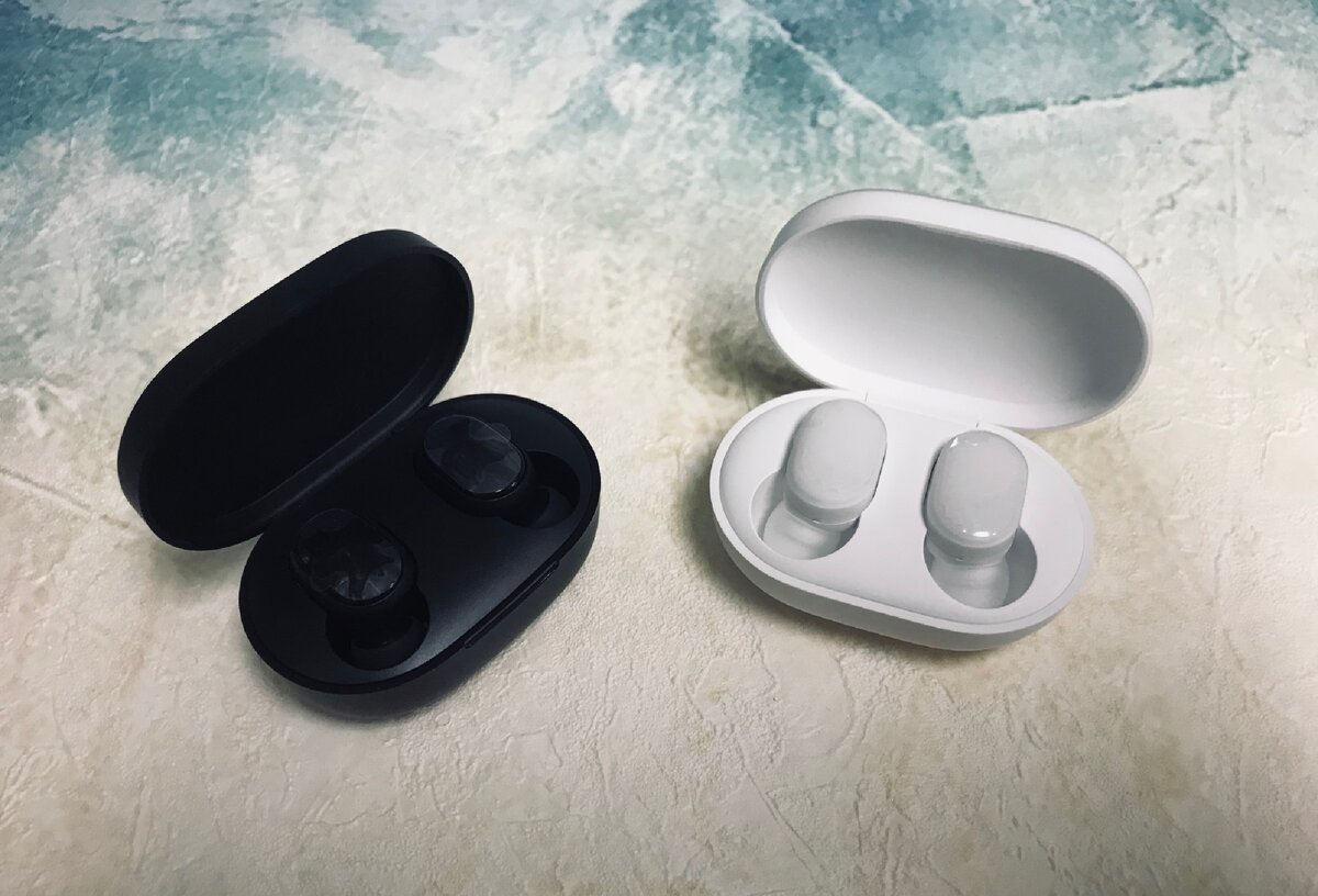 Беспроводные наушники AirDots от фирмы Xiaomi.