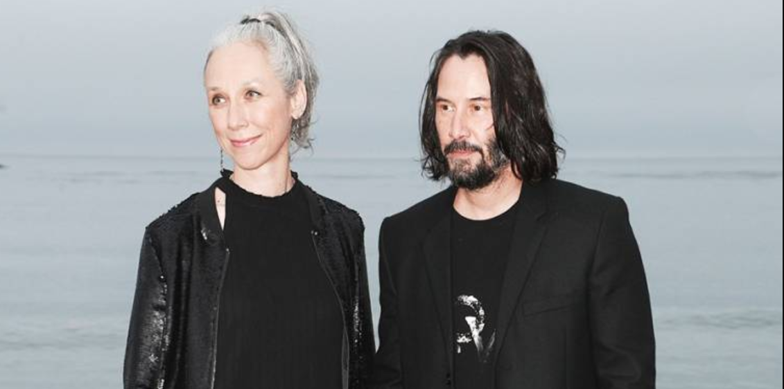 Познакомилась так познакомилась  :)