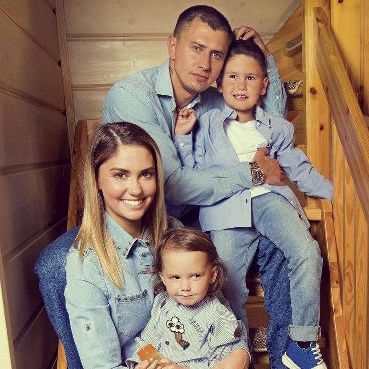 Счастливая семья известных актёров