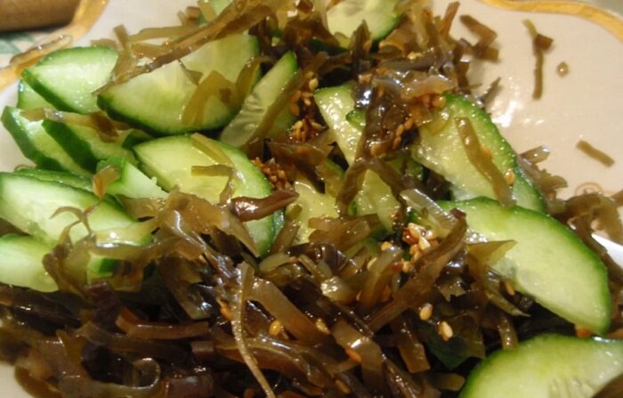 Можно добавить свежие огурцы