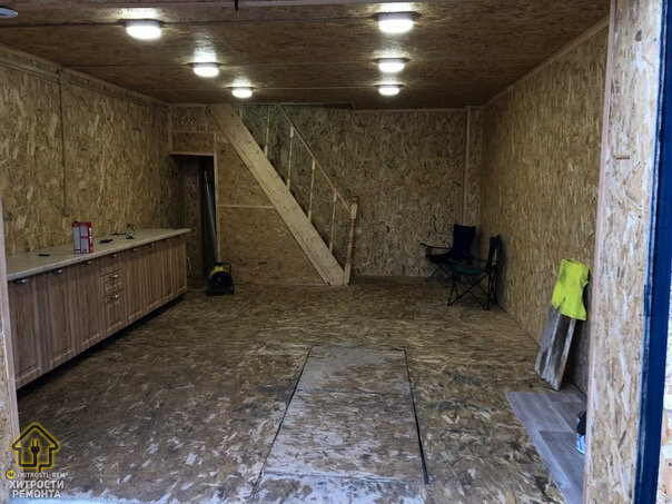Мужчина превратил двухэтажный гараж в холостяцкую берлогу, на случай если выгонет жена. Фото До/После
