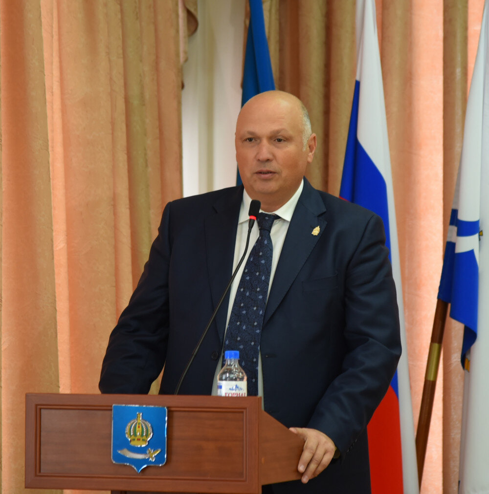 Харисов радик ленартович астрахань газпром. А и харисов писатель. Харисов радик ленартович астрахань должность. Ренат харис книги. Харисов художник.