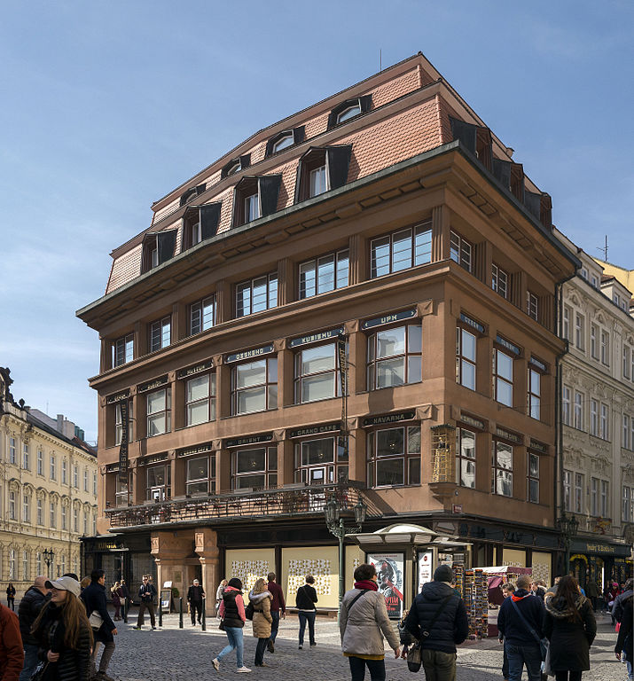 Дом "У черной мадонны" (фото с "Вики")