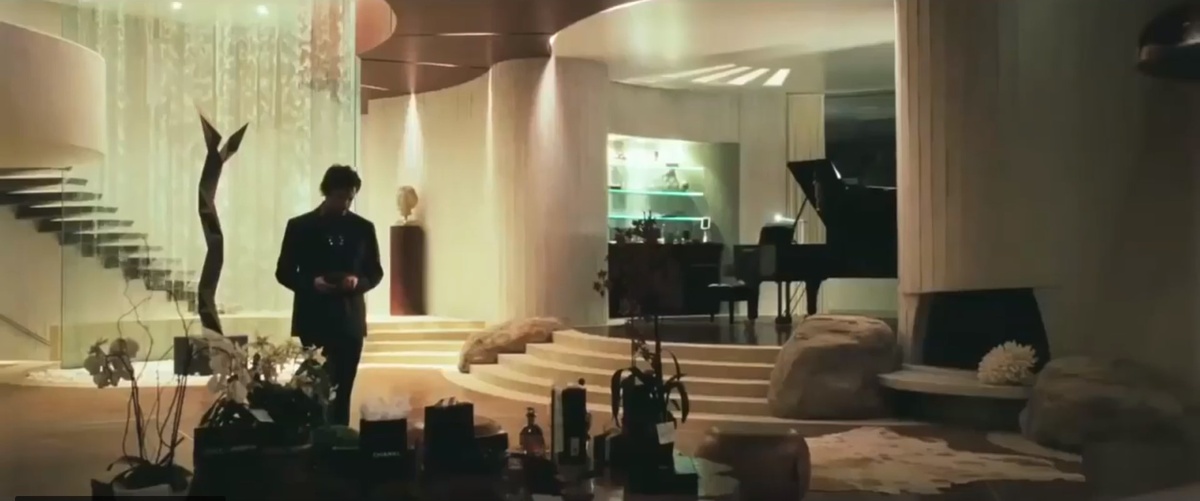 Это и предыдущие изображения - кадры из фильма