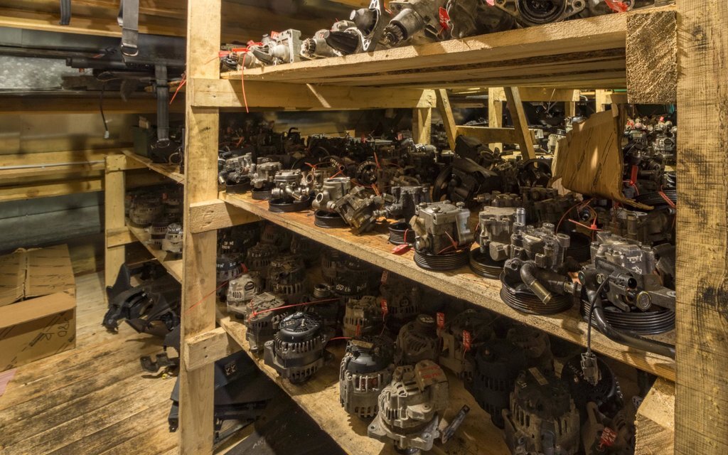 Такие фото указывал в своих объявлениях. Взято из Яндекс картинок.