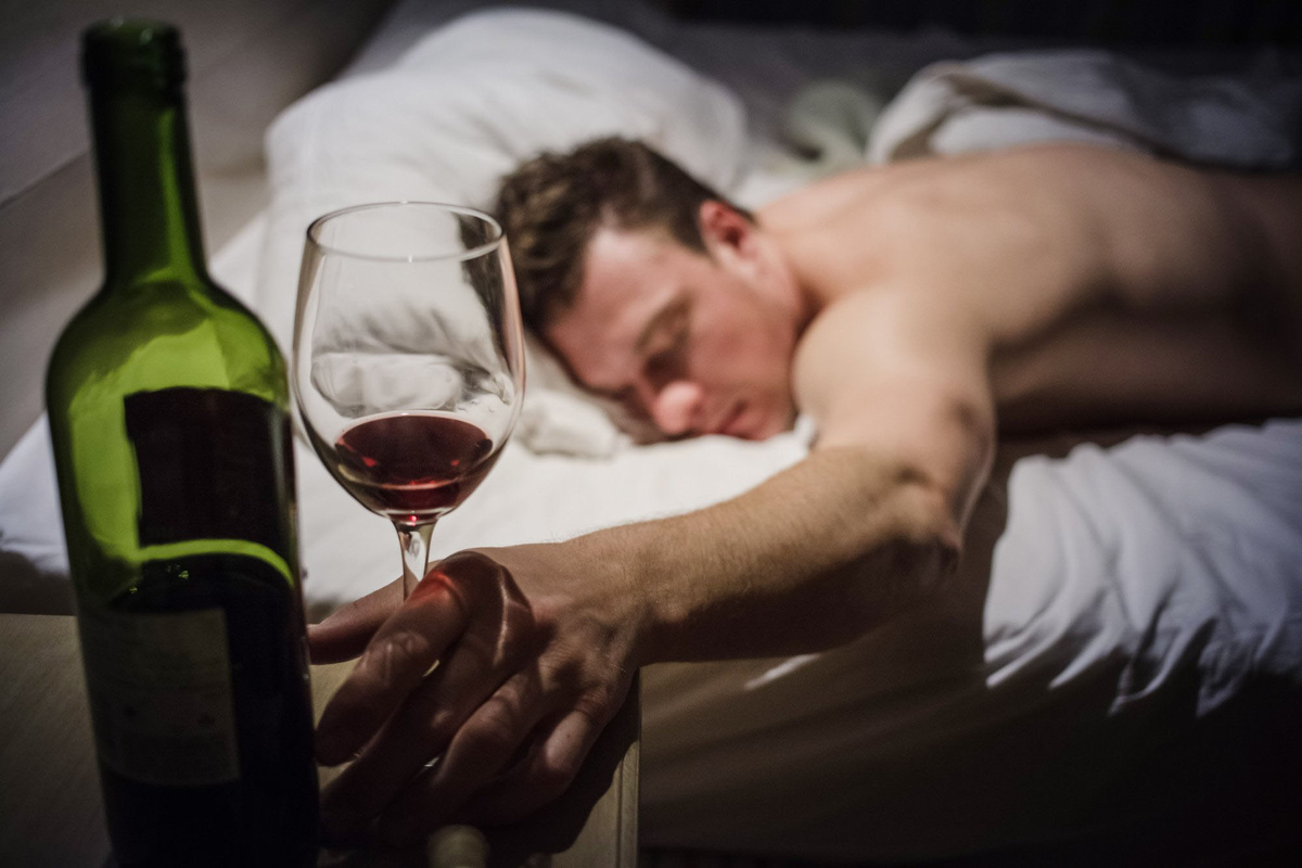 Пьяный спит 