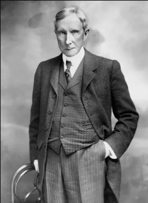 Его жизненный путь составил 97 лет с 1839 по 1937, а после этого его дело продолжил его сын Джон Рокфеллер-младший.