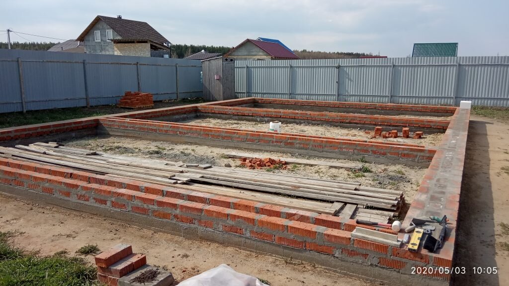 Цоколь, 2 ряда кирпича