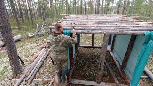 Жуткая стройка в лесу. Хижина отшельника. Как строить хижину охотника. Проблемы со зверьем.