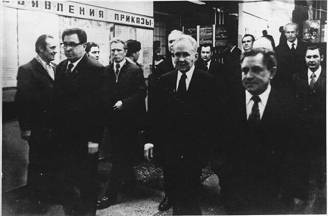 Косыгин  в  Воркуте 1975 год -  https://yandex.ru/images/search?cbird=5&rpt=imageview&redircnt=1618782060.1&url=https%3A%2F%2Favatars.mds.yandex.net%2Fget-images-cbir%2F4146513%2FTMMJSRfv2OKQY0gfx1lFOQ1658%2Forig&cbir_id=4146513%2FTMMJSRfv2OKQY0gfx1lFOQ1658