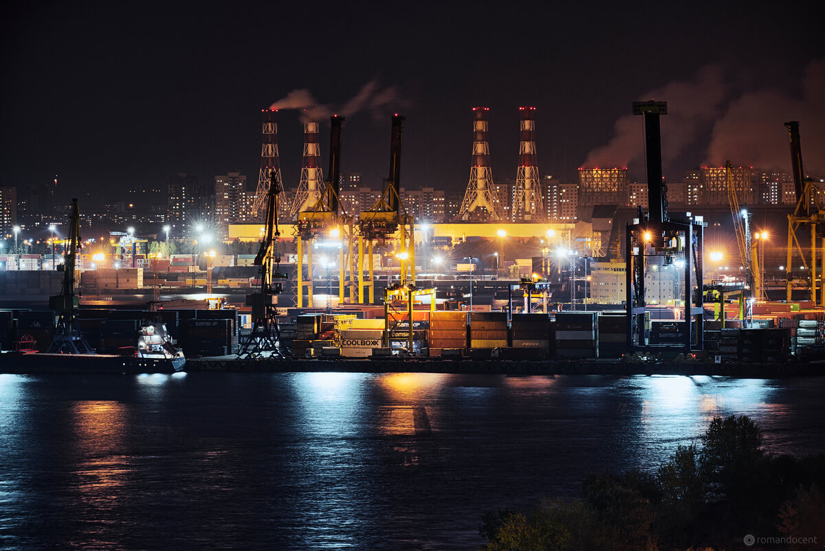 ...трубы и краны до горизонта.