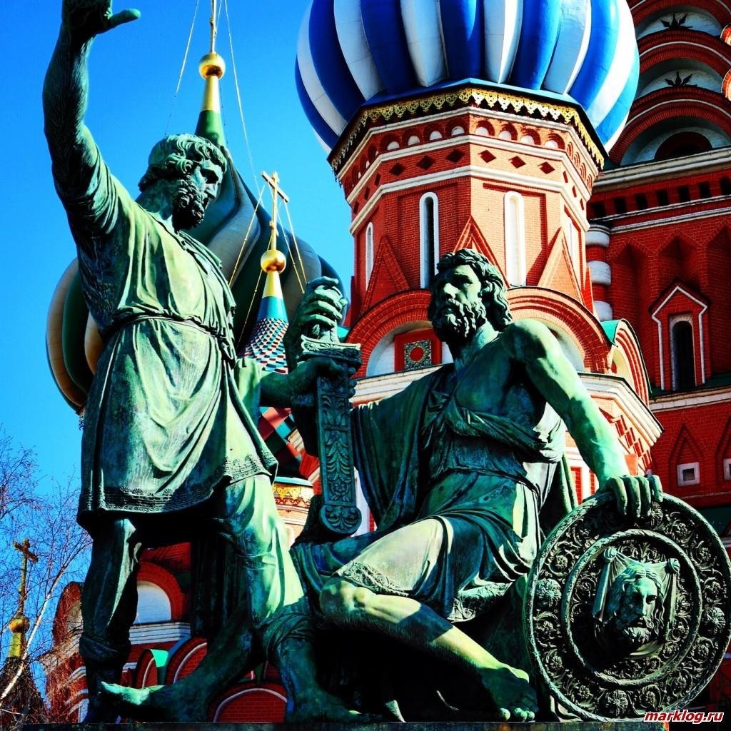 Памятник Минину и Пожарскому в Москве. Скульптор Мартос.