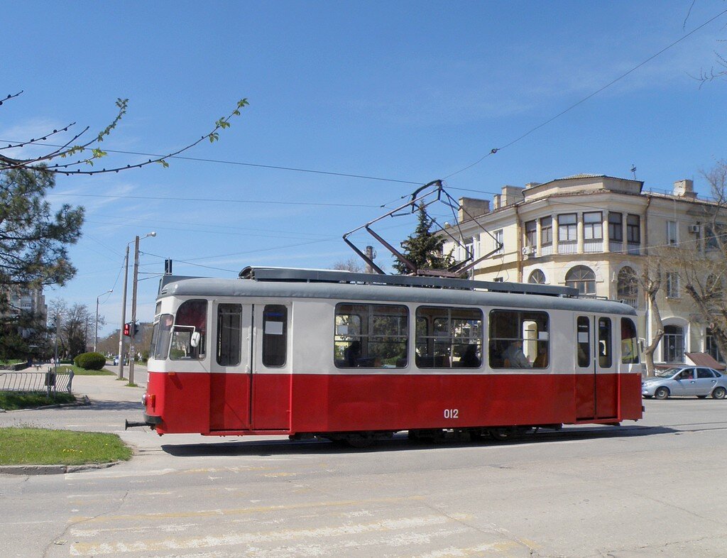 Весна идёт, трамвайчик мчится. Gotha T57, № 012, маршрут № 3, год выпуска 1960. До 1971 года в Симферополе.