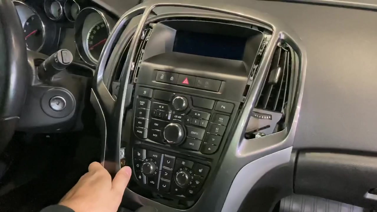 Как снять штатную магнитолу опель Как снять (демонтировать) магнитолу на OPEL ZAFIRA B 2006 г. YouTube