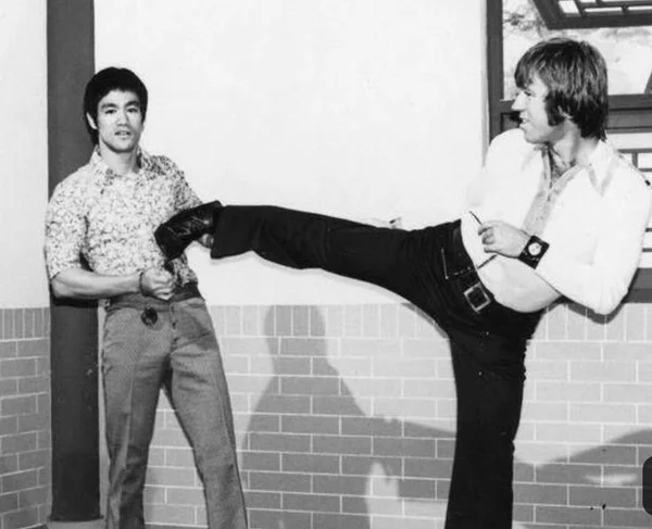 Чак Норрис и Брюс Ли, фото из интернета