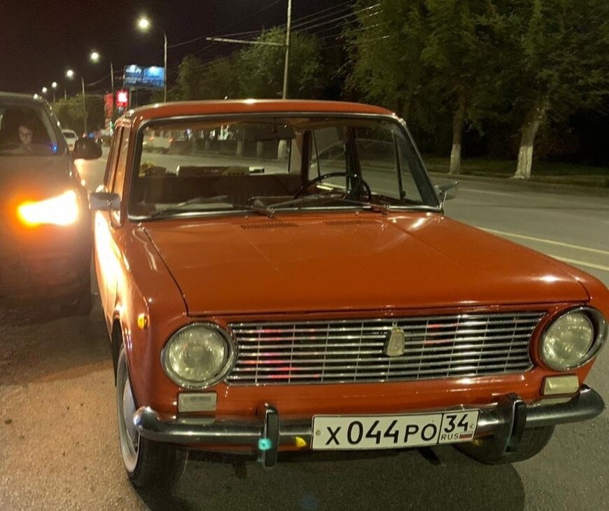 В салоне автомобиля правоохранители сняли отпечатки пальцев причастных к угону лиц