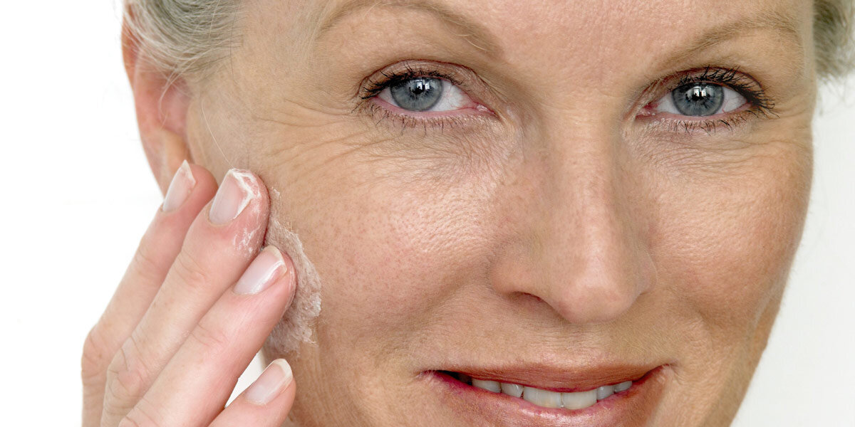 Сухая кожа лица женщины 50 лет. Лицо женщины в возрасте. Морщины на лице. Красивые женщины с морщинами. Морщины на лице.