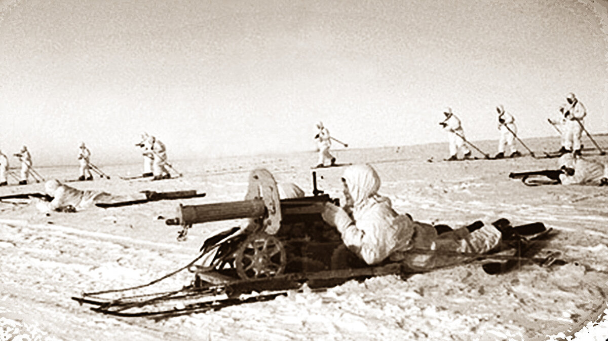 В атаке сибирский батальон лыжников. Подмосковье, декабрь 1941 года
