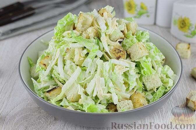 Салат с курицей и пекинской капустой