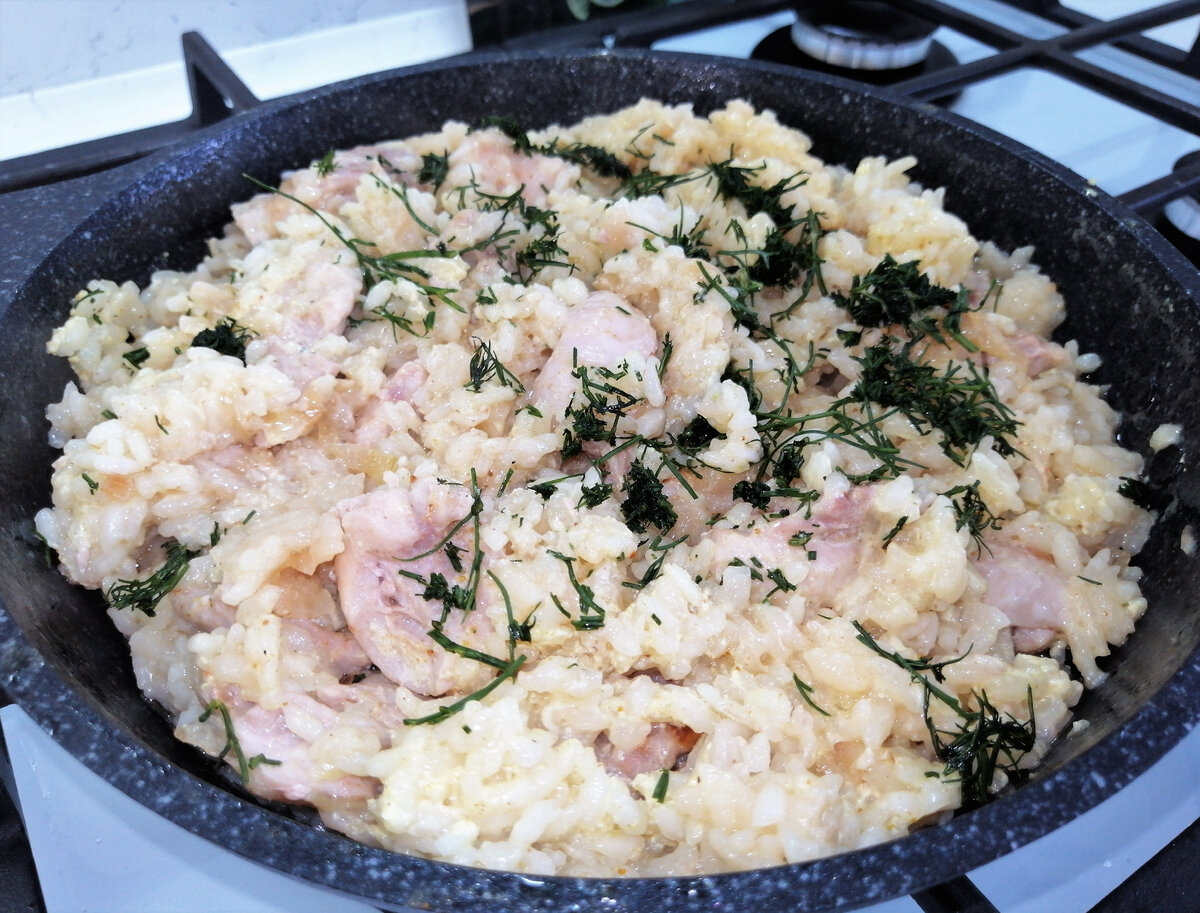 А секрет вкусного риса с курицей именно в заливке. 