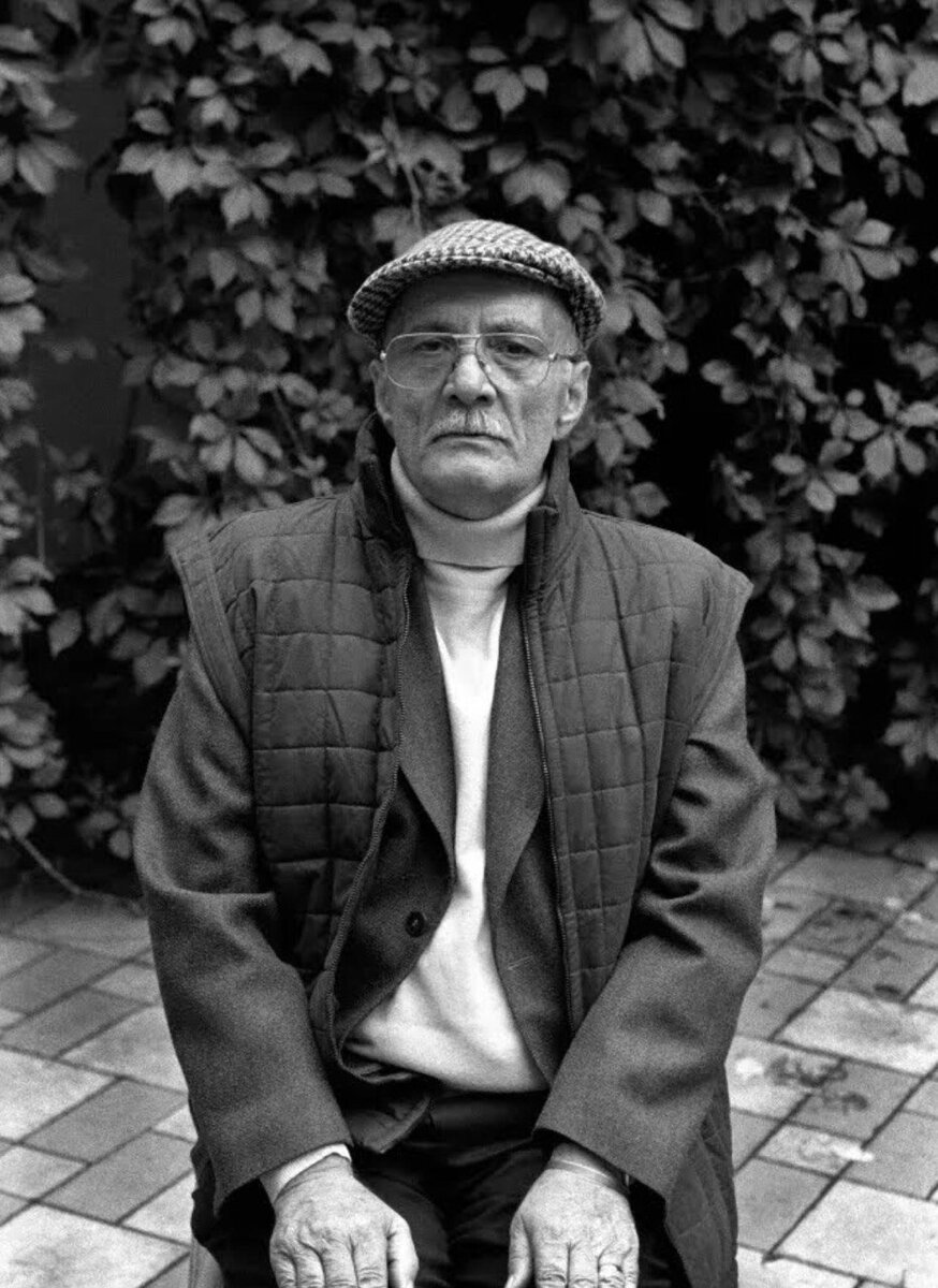 Георгий Данелия во дворе на Покровке, 27. Фото Роста