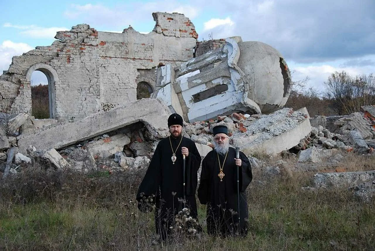 Уничтожение церкви. Косово разрушенные храмы. Албанцы рушили храмы в Косово. Разрушенные храмы Сербии Косово.
